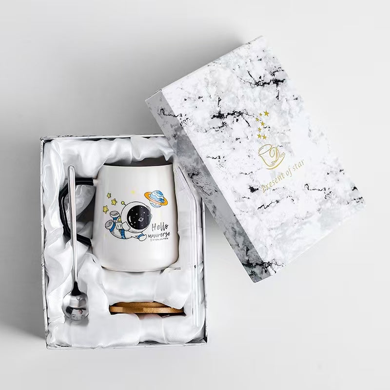 Ceramic Astronaut Mug with cover + spoon+ straw Gift Packing