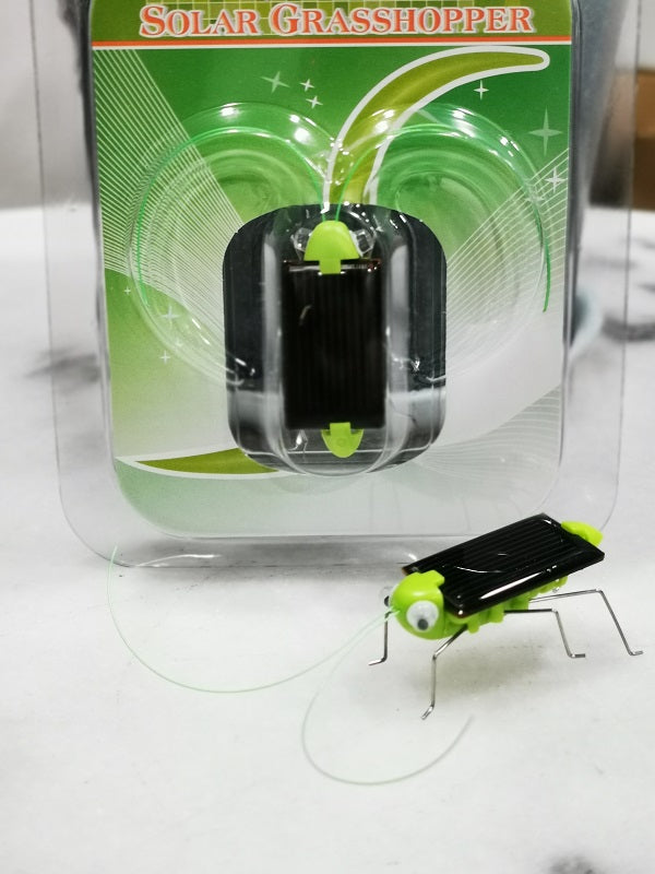 Solar Powered Grasshopper Bug Toy for Kids